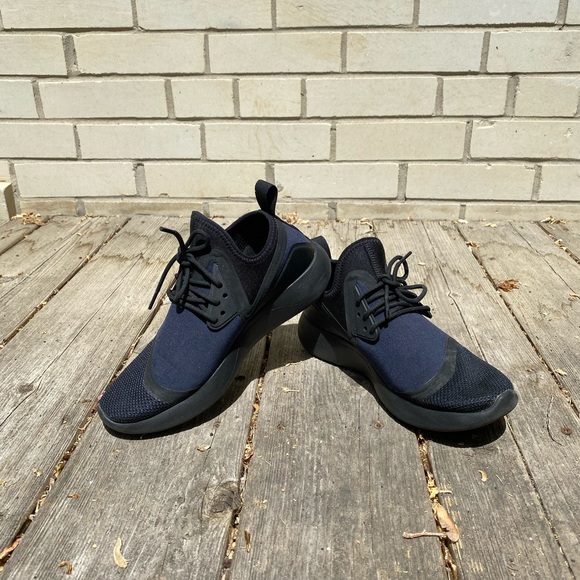 Women’s Nike Lunarcharge sneakers - Picture 13 of 13